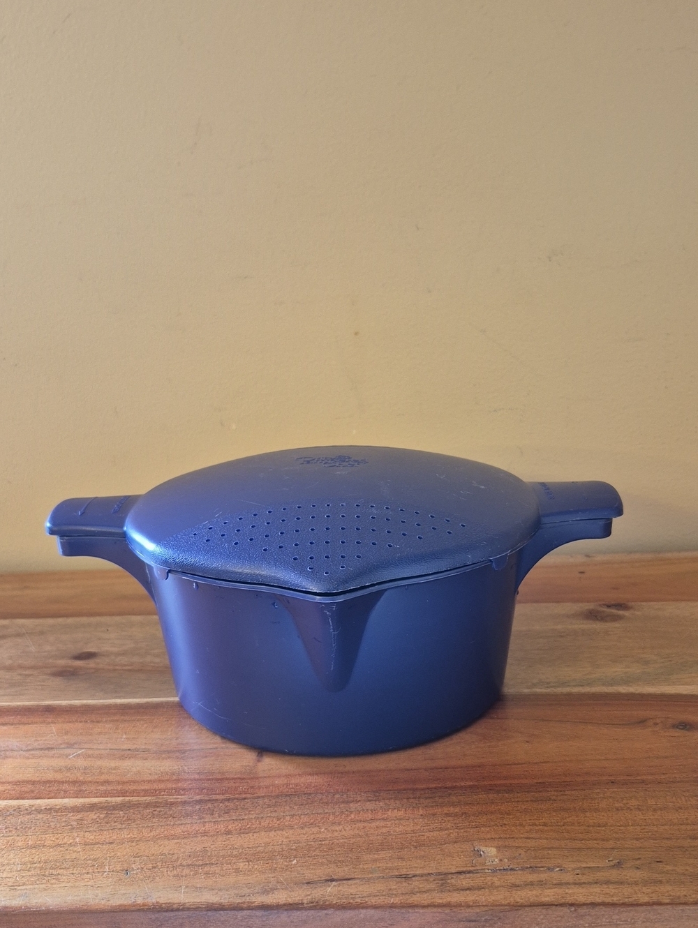 Pampered Chef Cobalt Blue Microwave Cooker Bowl with Lid